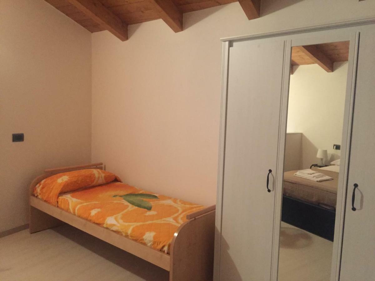 曼代洛-德尔拉里奥Casa Stefania公寓 外观 照片